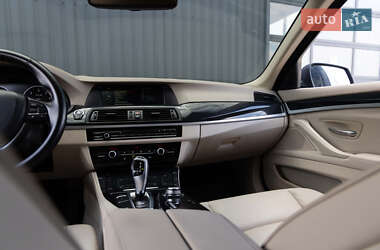 Седан BMW 5 Series 2012 в 