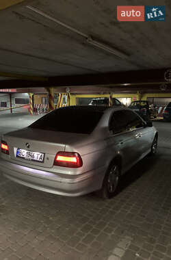 Седан BMW 5 Series 2001 в 