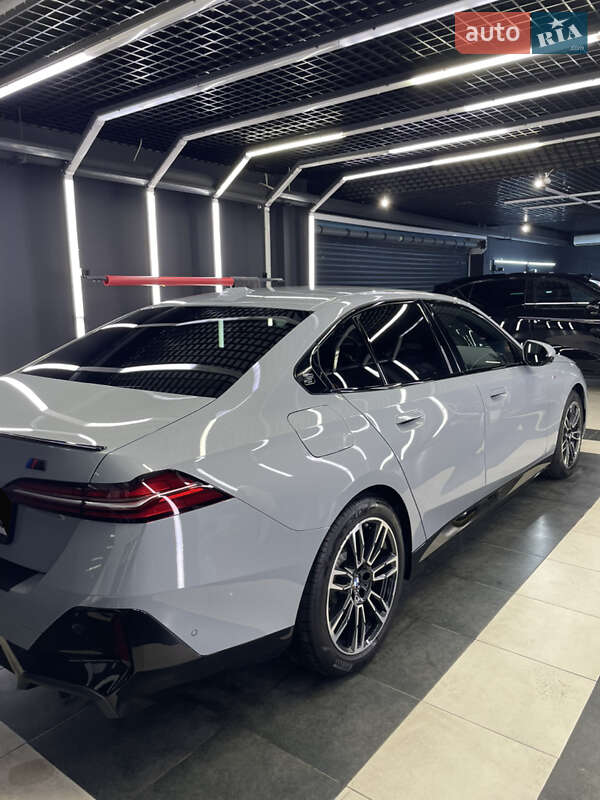 Седан BMW 5 Series 2024 в Киеве фото 3 Седан BMW 5 Series 2024 в Киеве