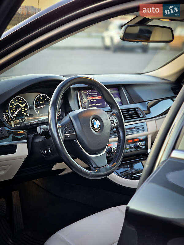 Седан BMW 5 Series 2013 в Львові