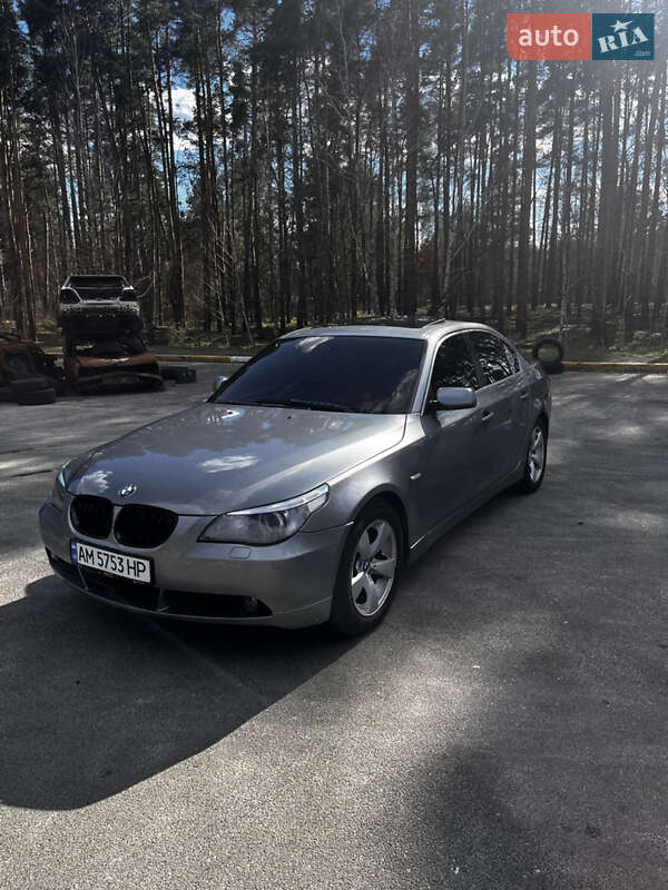 Седан BMW 5 Series 2004 в 