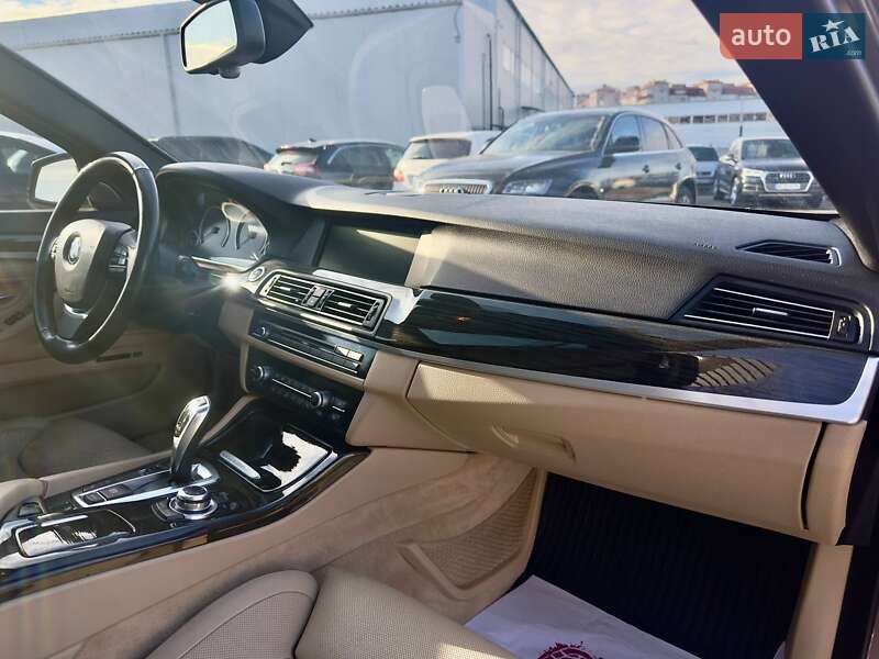 Седан BMW 5 Series 2013 в Львове