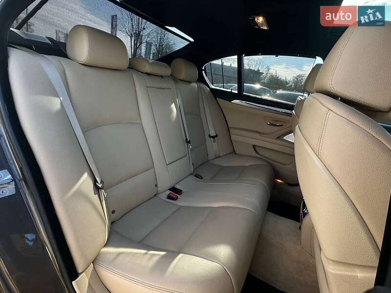 Седан BMW 5 Series 2013 в Львове