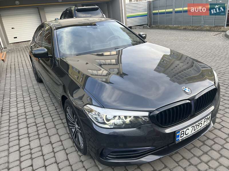Седан BMW 5 Series 2018 в Львове