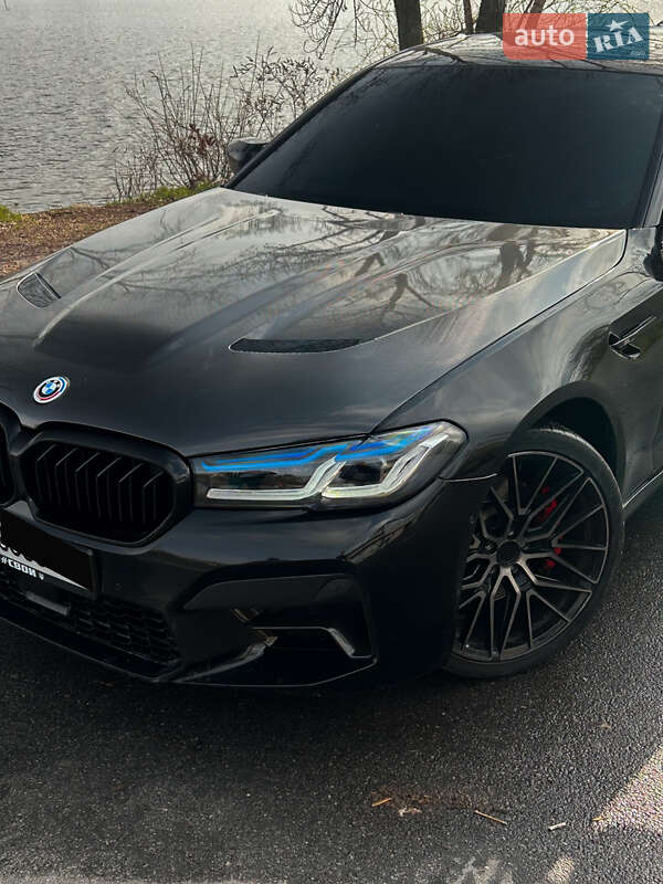 Седан BMW 5 Series 2017 в 