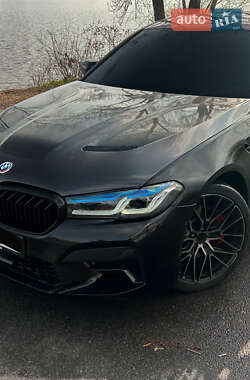 Седан BMW 5 Series 2017 в 