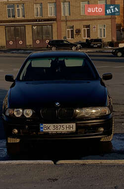 Седан BMW 5 Series 2002 в Малине