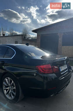 Седан BMW 5 Series 2012 в 