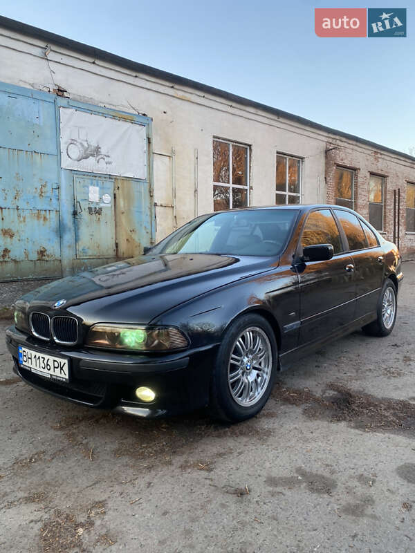 Седан BMW 5 Series 2001 в 