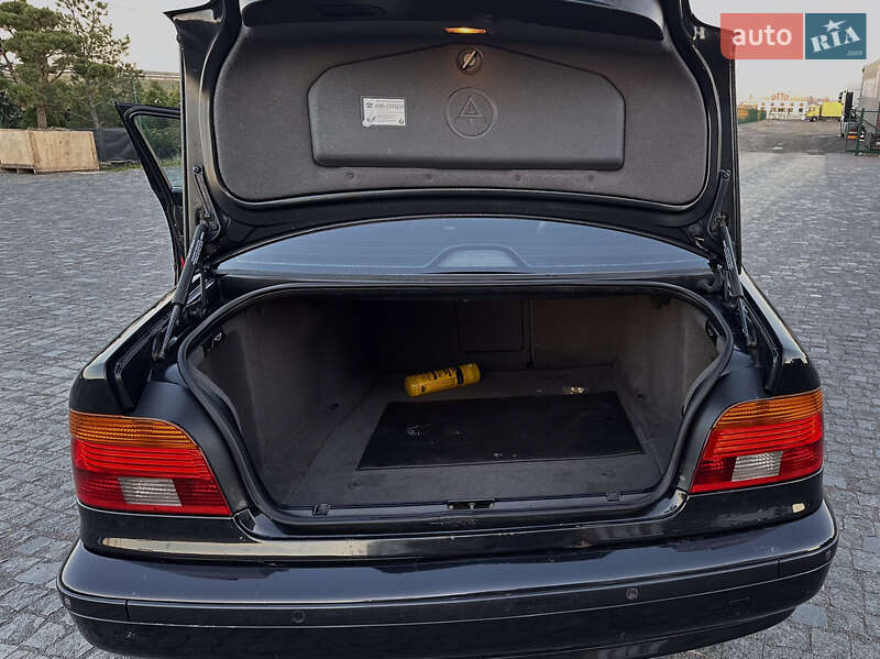 Седан BMW 5 Series 2001 в Ровно