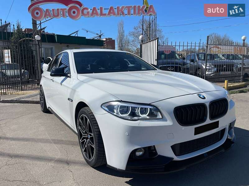 Седан BMW 5 Series 2012 в 