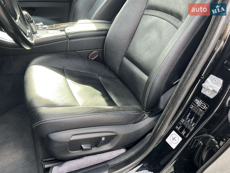 Седан BMW 5 Series 2013 в Черновцах