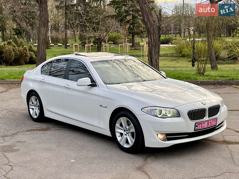 Седан BMW 5 Series 2012 в 