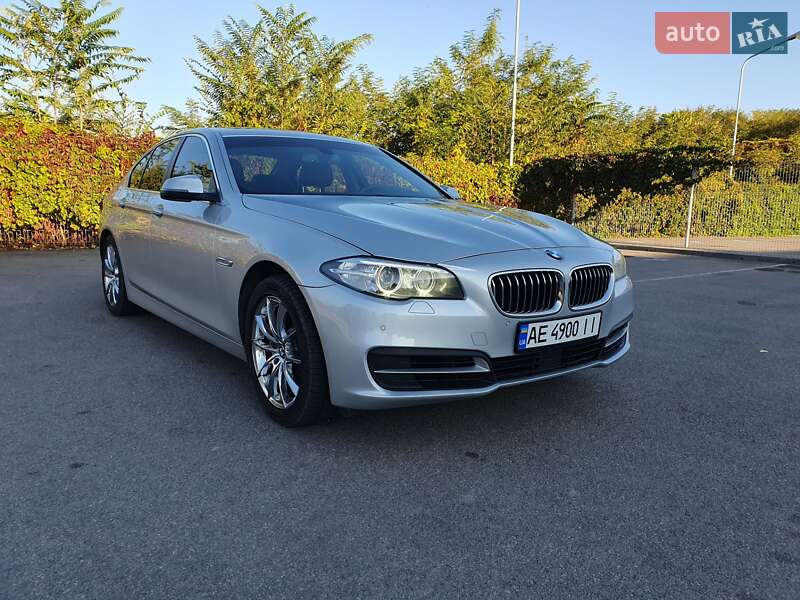 Седан BMW 5 Series 2013 в 