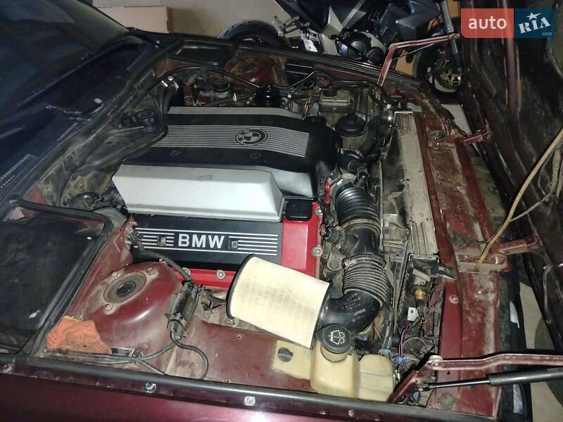 Седан BMW 5 Series 1990 в Овидиополе