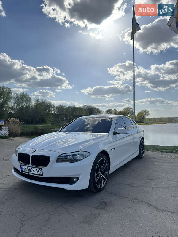 BMW 5 Series 2011 BMW 5 Series 2011