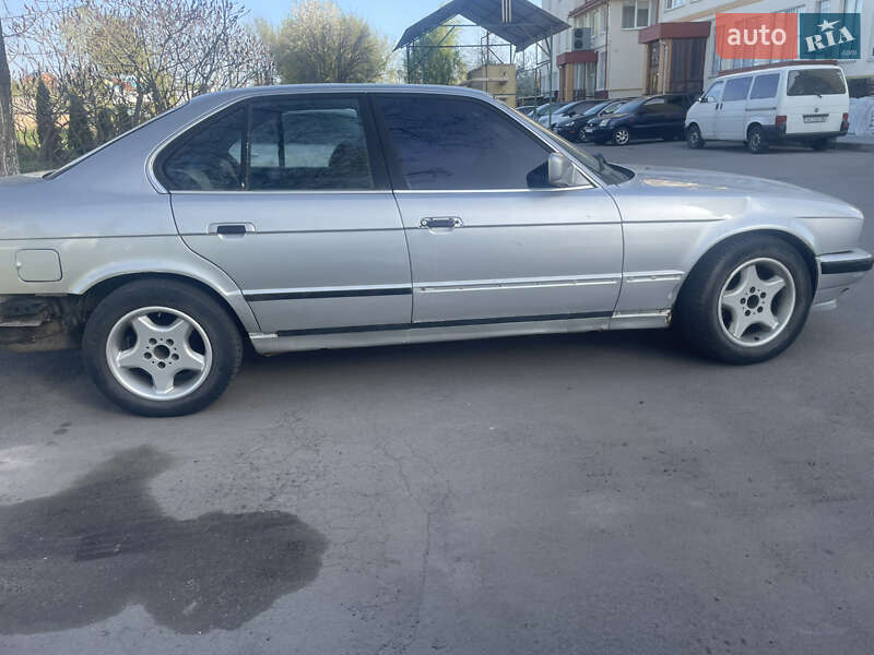 Седан BMW 5 Series 1991 в Києві