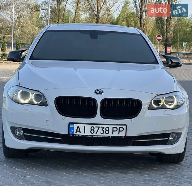 Седан BMW 5 Series 2012 в 