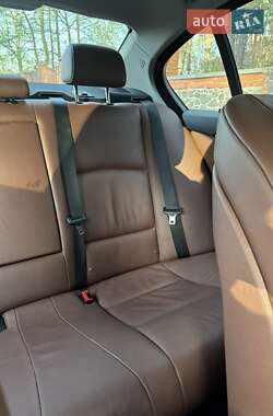 Седан BMW 5 Series 2012 в 