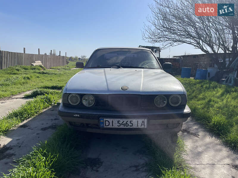 Седан BMW 5 Series 1990 в 