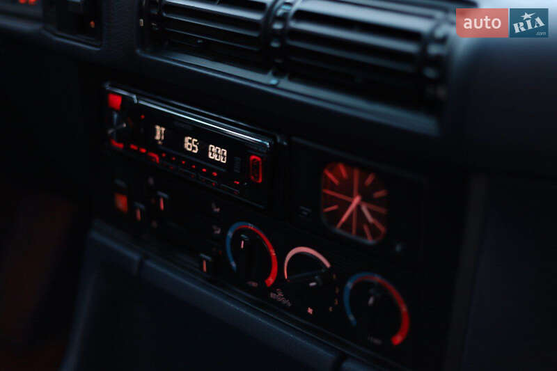 Седан BMW 5 Series 1993 в Харкові