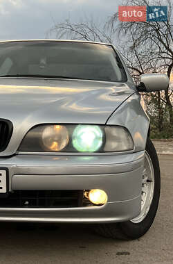 Седан BMW 5 Series 2001 в 
