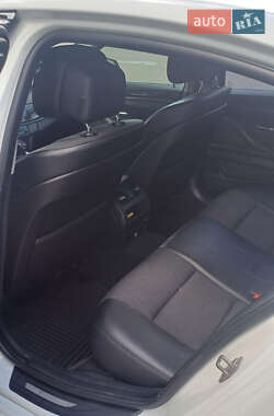 Седан BMW 5 Series 2012 в 