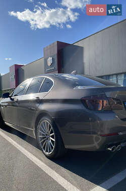 Седан BMW 5 Series 2012 в 