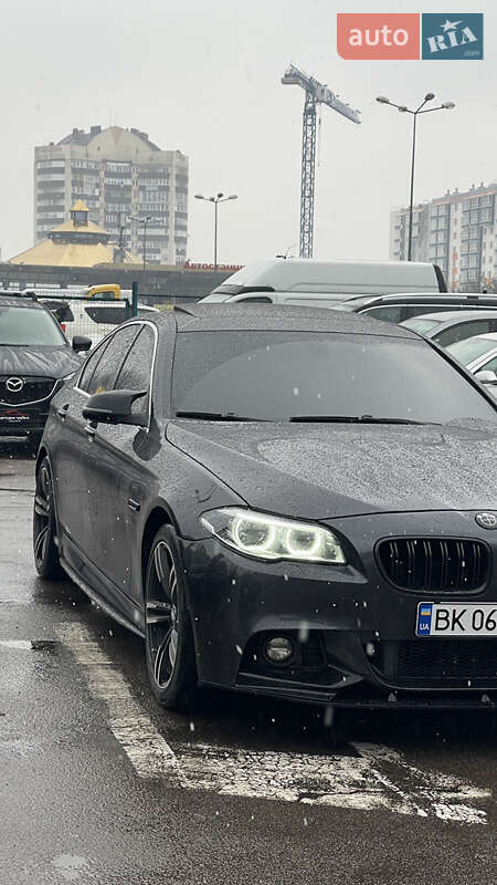 Седан BMW 5 Series 2016 в Рівному