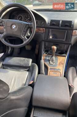Седан BMW 5 Series 2001 в 