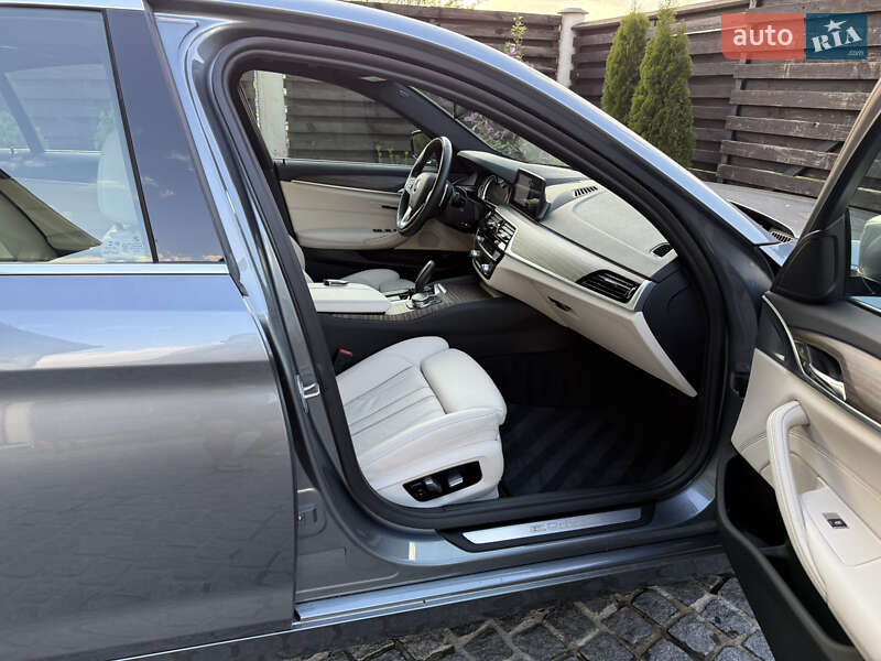 Седан BMW 5 Series 2017 в Тернополе