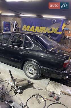 Седан BMW 5 Series 1990 в Киеве