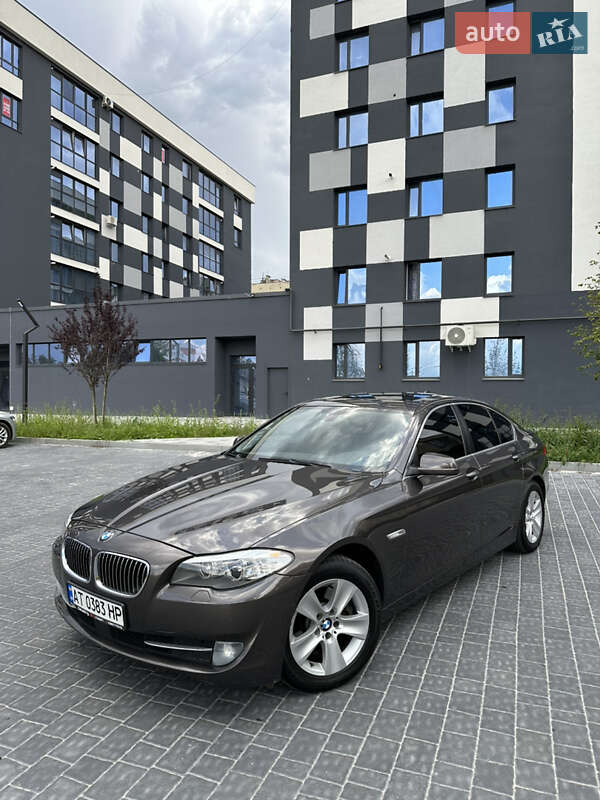 Седан BMW 5 Series 2013 в 