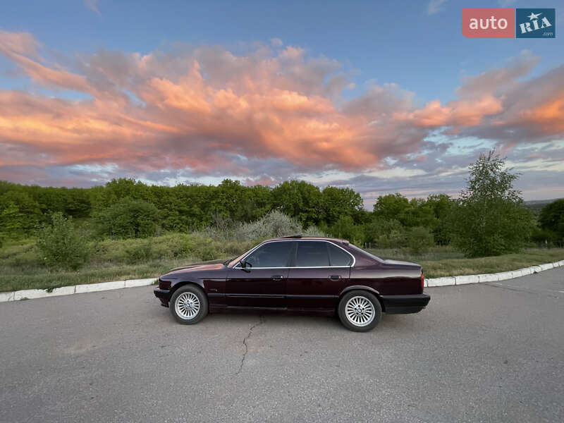 Седан BMW 5 Series 1995 в Харькове