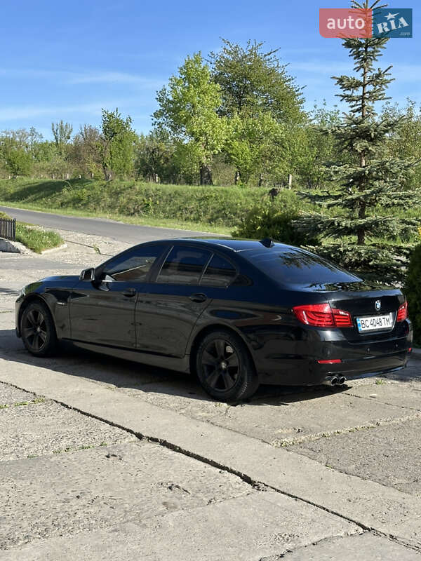 Седан BMW 5 Series 2013 в Львове