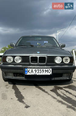 Седан BMW 5 Series 1989 в Киеве