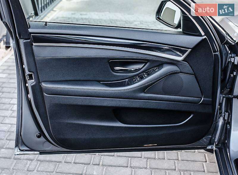 Седан BMW 5 Series 2015 в Житомире