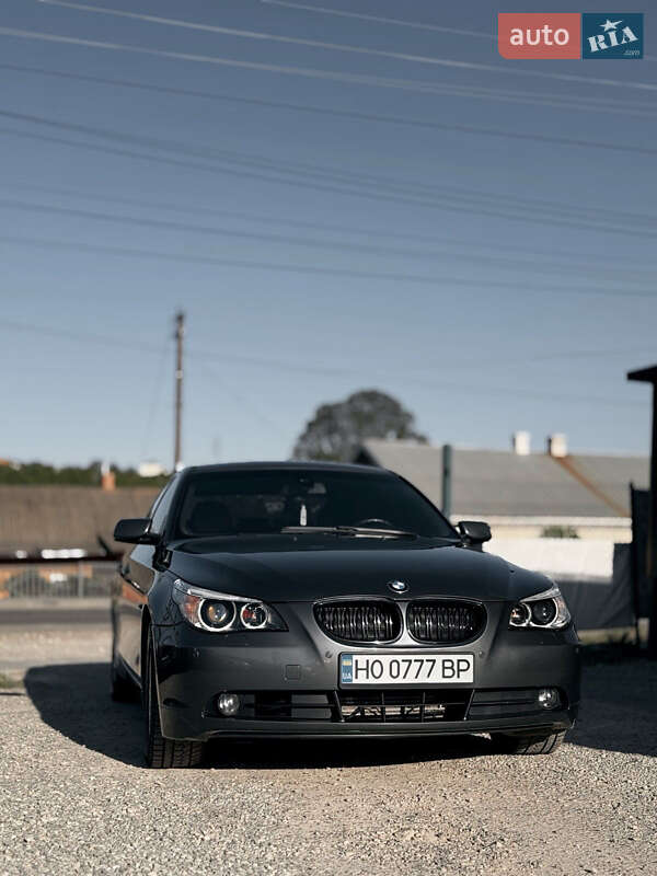 Седан BMW 5 Series 2004 в 
