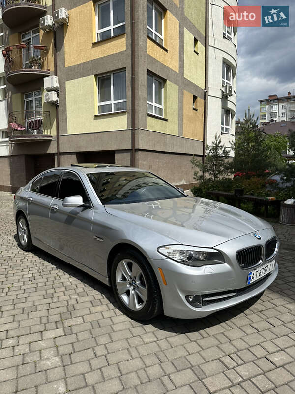 Седан BMW 5 Series 2012 в 