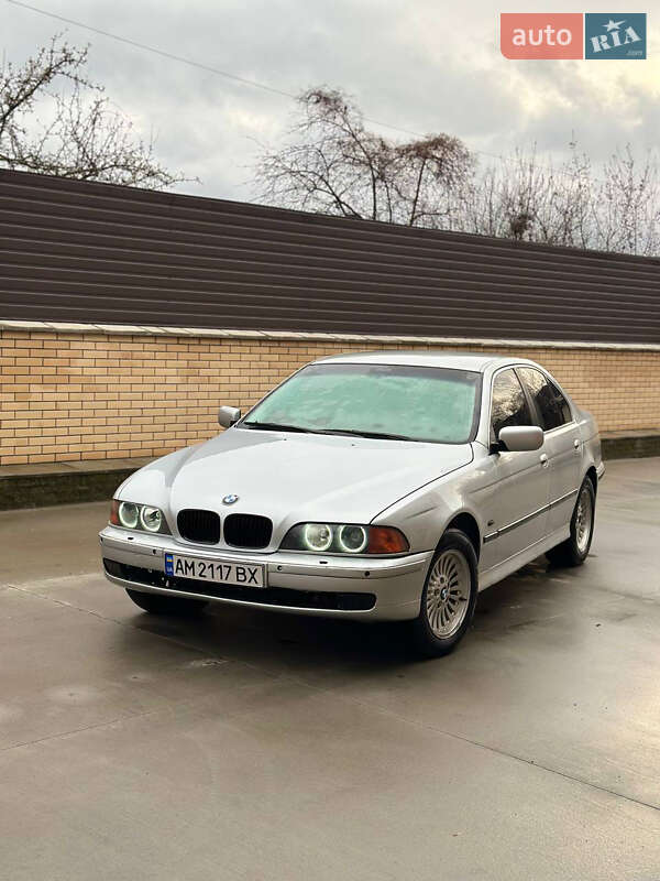 BMW 5 Series 2000