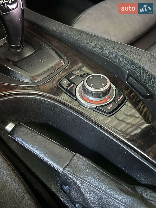 Седан BMW 5 Series 2009 в Новомосковську