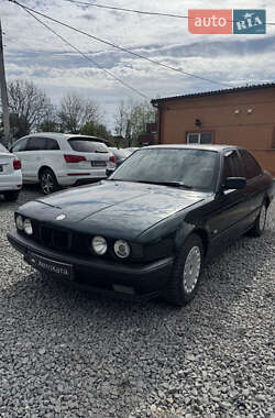 Седан BMW 5 Series 1993 в 