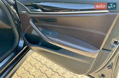 Седан BMW 5 Series 2017 в 