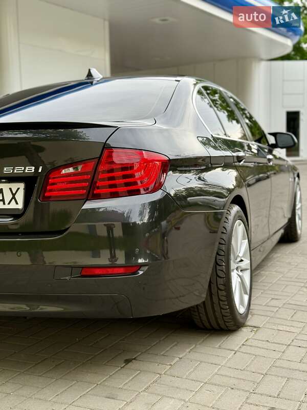 Седан BMW 5 Series 2015 в Днепре
