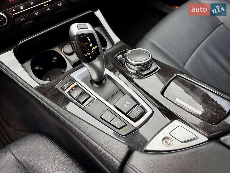 Седан BMW 5 Series 2015 в Днепре