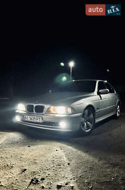 Седан BMW 5 Series 2001 в Бобровице