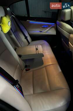 Седан BMW 5 Series 2012 в 