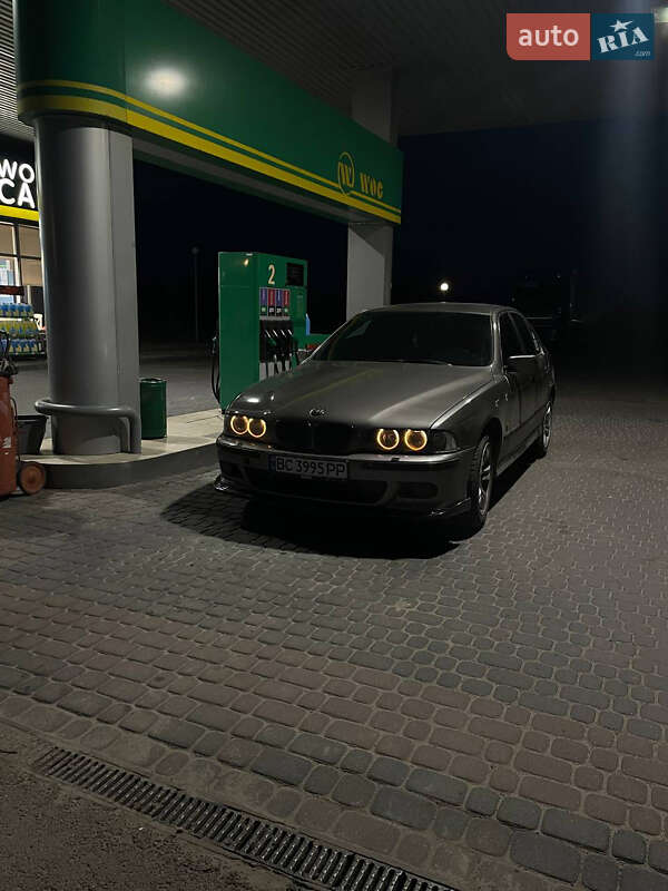 Седан BMW 5 Series 2001 в Каменке-Бугской