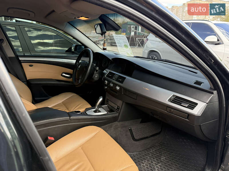 Седан BMW 5 Series 2009 в Ровно