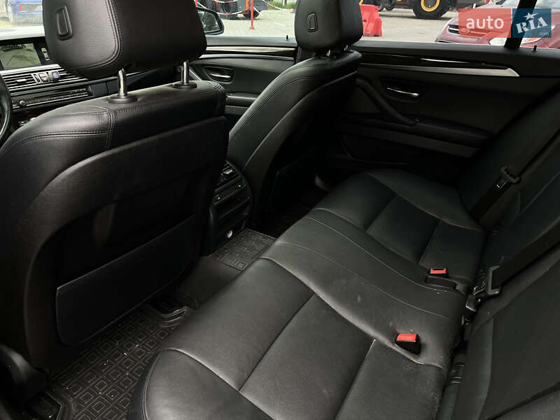Седан BMW 5 Series 2013 в Львове